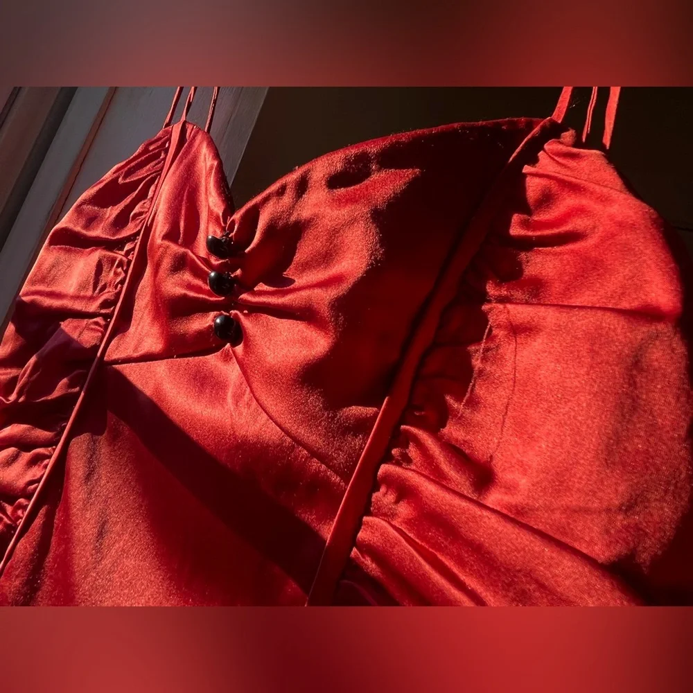 Betsey Johnson 95% Silk Ruched Mini Vintage Dress in Red - Picture 3 of 16